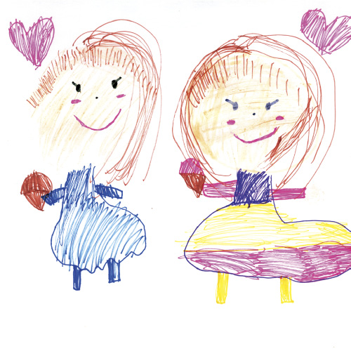 ママと一緒にアイスを食べる